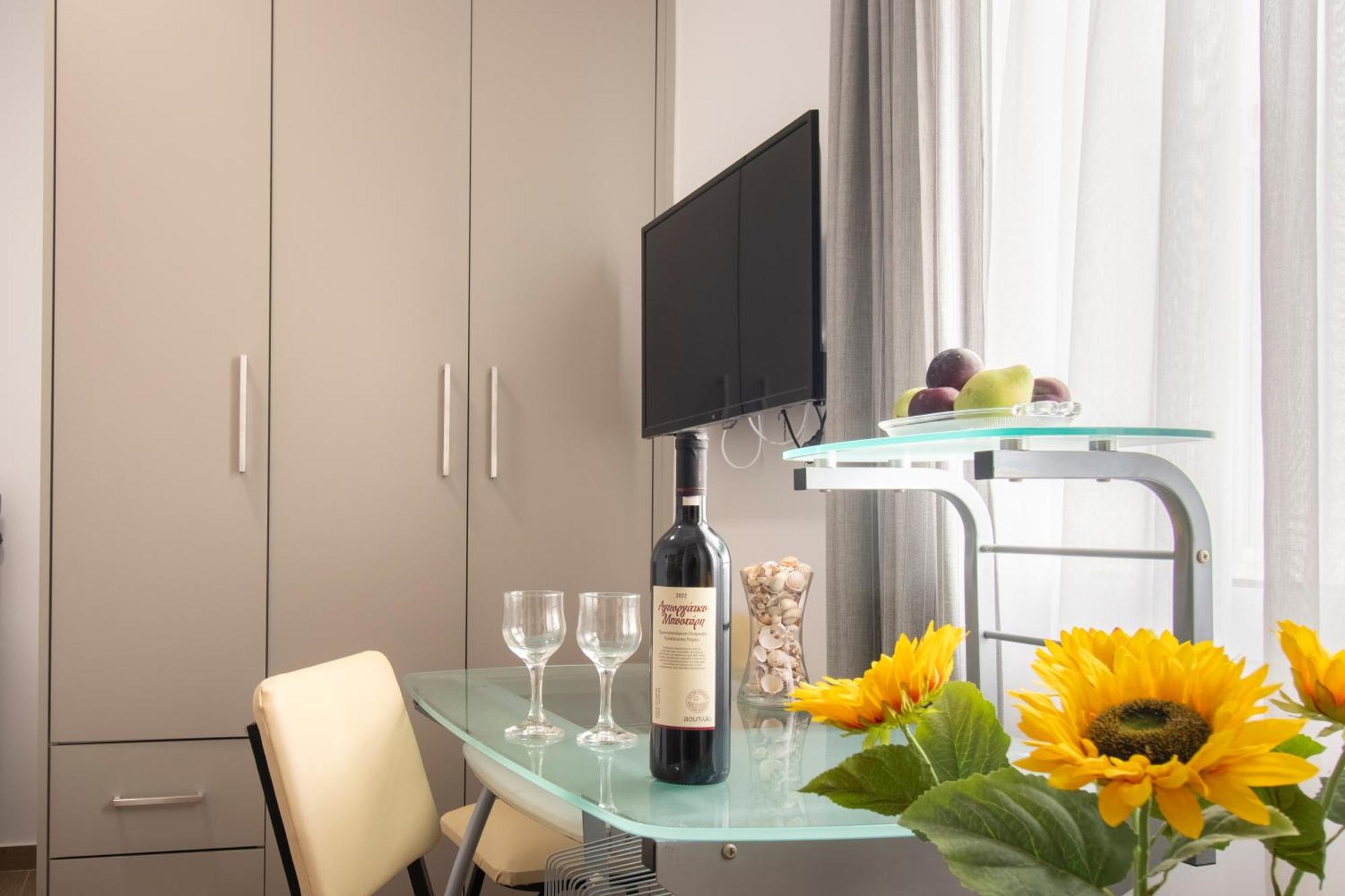 Central Park Urban Studios Heraklion  Екстер'єр фото